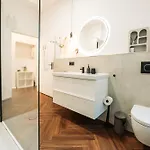 Stylisches Mit Schlafzimmer & Wohnzimmer شقة كوبلنس