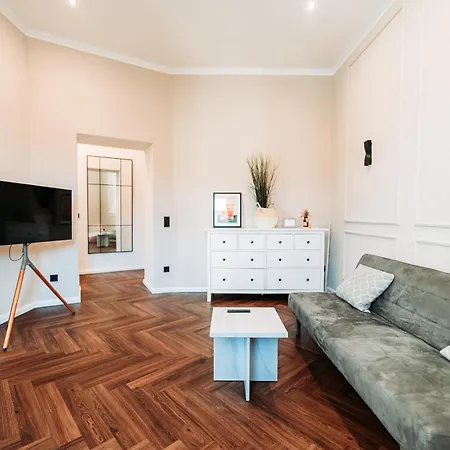 Stylisches Mit Schlafzimmer & Wohnzimmer 아파트