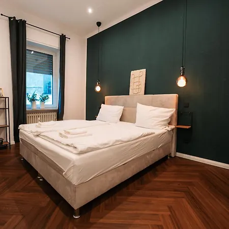 Stylisches Mit Schlafzimmer & Wohnzimmer * Koblenz (Rhineland-Palatinate)