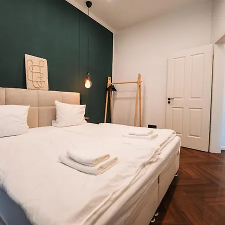Stylisches Mit Schlafzimmer & Wohnzimmer Lägenhet *