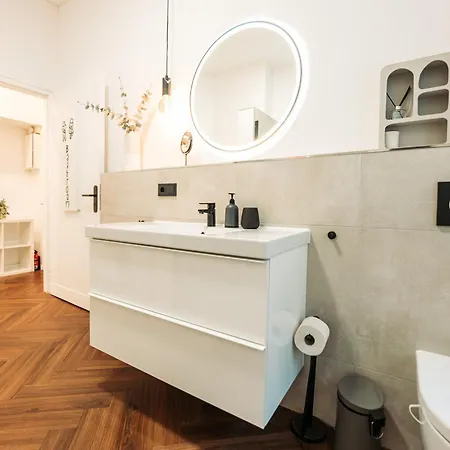 Stylisches Mit Schlafzimmer & Wohnzimmer Koblenz (Rhineland-Palatinate)