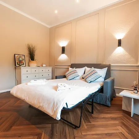Stylisches Mit Schlafzimmer & Wohnzimmer 아파트 *