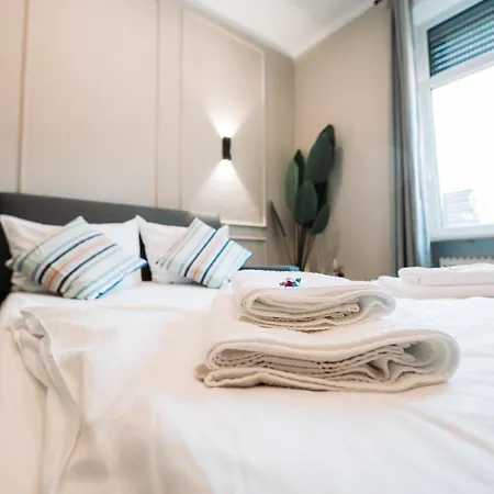Stylisches Mit Schlafzimmer & Wohnzimmer